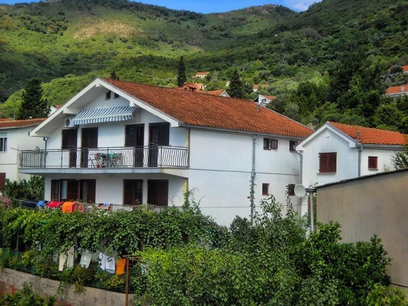 Vila Umicevic Hotel Bijela Buitenkant foto